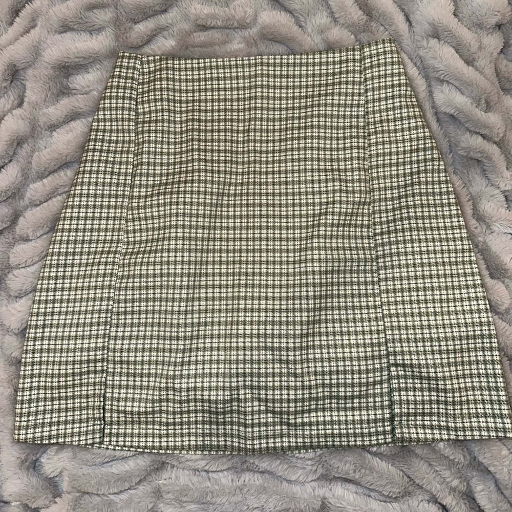 Brandy Melville Women’s Plaid A-Line Skirt in Olive and Cream